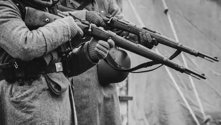 İngiliz İstihbarat Şefi’nin Aile Geçmişi: Nazi Casusu Skandalı