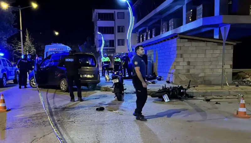 Motosikletin Otomobille Çarpışması: İki Hayat Kaybı ve Derin Acılar