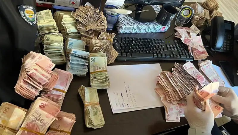 Gizemli Dilencinin Üzerinden Çıkan Yüz Binlerce TL’nin Ardındaki Sır Ne?