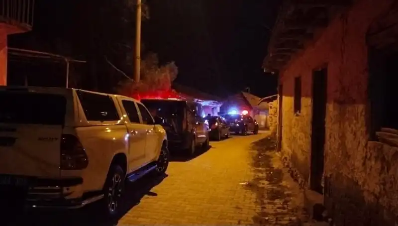 Korkunç Olay: Genç Adam Babasını Taşla Öldürdü!