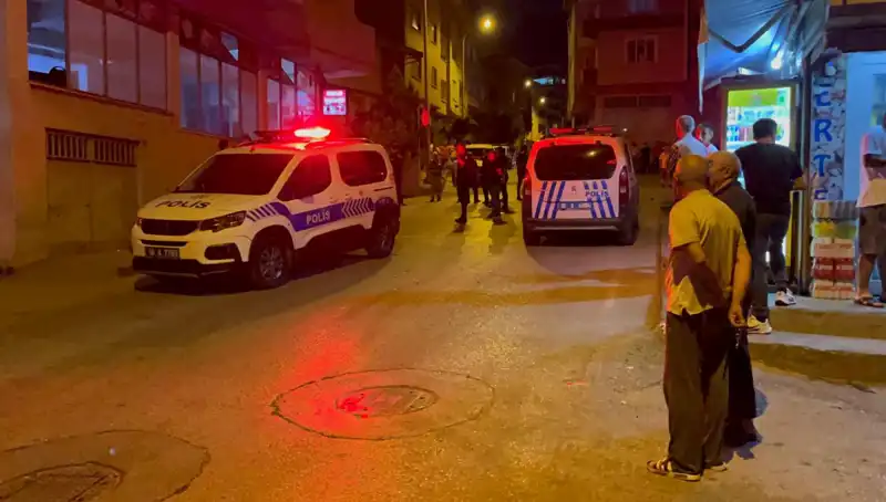 Hükümsüz Firariyi Yakalamak İçin Polisle Çatışan Suçlular!