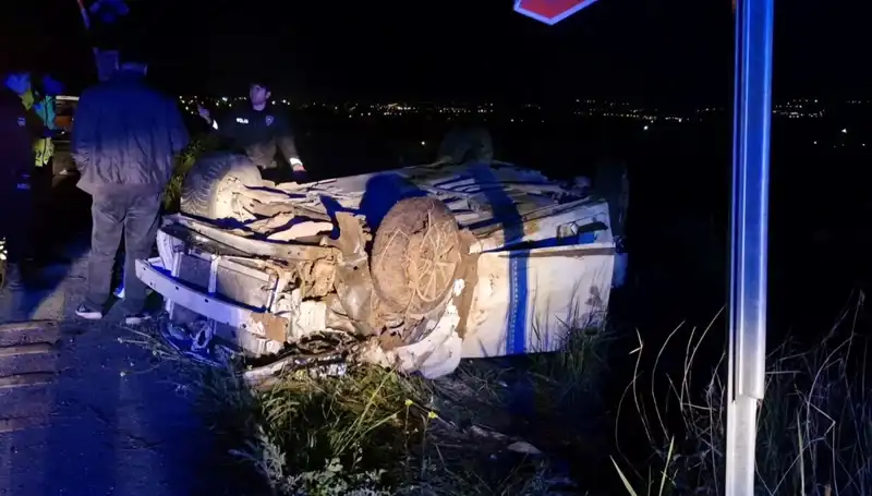 Otomobil Şarampole Devrildi: 1 Ölü, 3 Yaralı Hayatını Kaybetti!