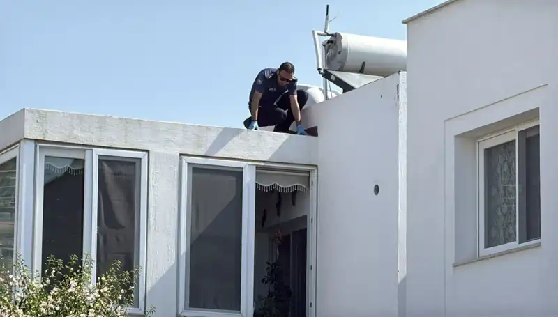 Bodrum'da Çatıdan Düşen Emekli Polis Hayatını Kaybetti: Korkunç Olayın Detayları