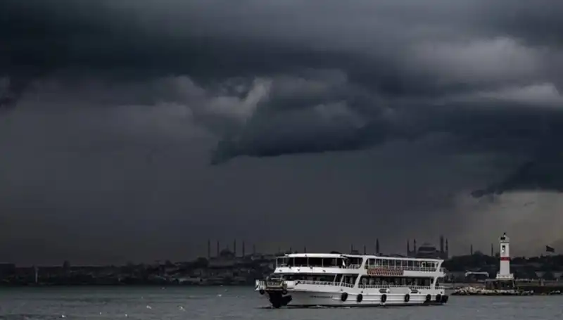 İstanbul'da Sağanak Yağış Alarmı: Meteoroloji'den Önemli Uyarılar!
