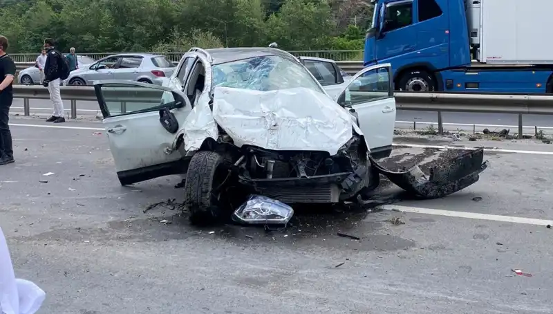 Betonda Kontrol Kaybı: Kaza Sonucu 3 Yaralı Olayı Detaylarıyla Önünüzde!