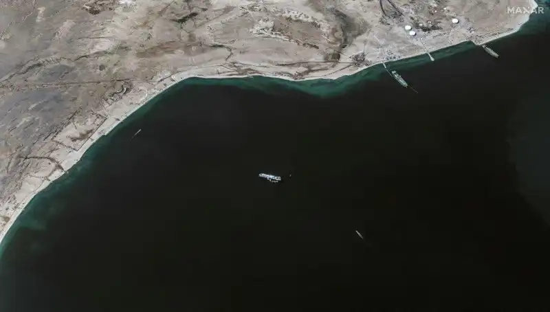 Yunan Gemisine Şok Saldırı: Mürettebat Hayat Mücadelesi Verdi!