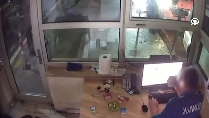 Kapıkule'de Şok Rüşvet Operasyonu: 23 Gümrük Memuru Tutuklandı