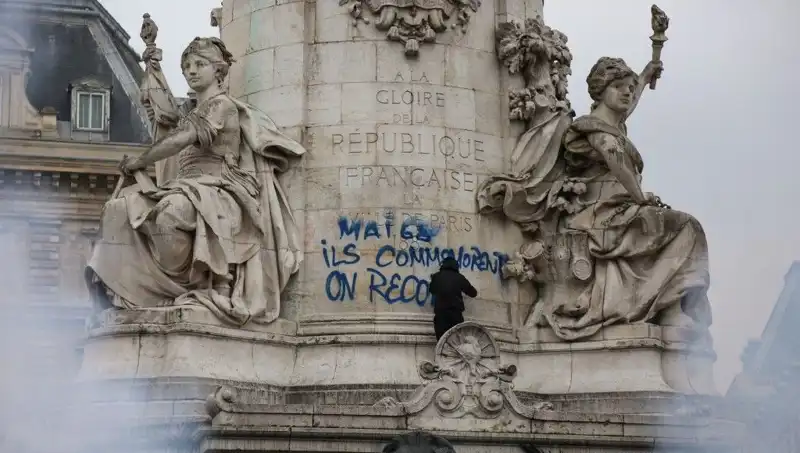 Paris Belediyesi, Grafiticilere Savaş Açtı: Şehirdeki Duvarlar Nasıl Kurtulacak?
