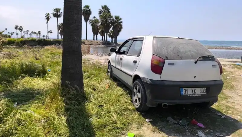 Arabasında Bulunan Genç Adamın Gizemli Ölümü Çözülmeyi Bekliyor