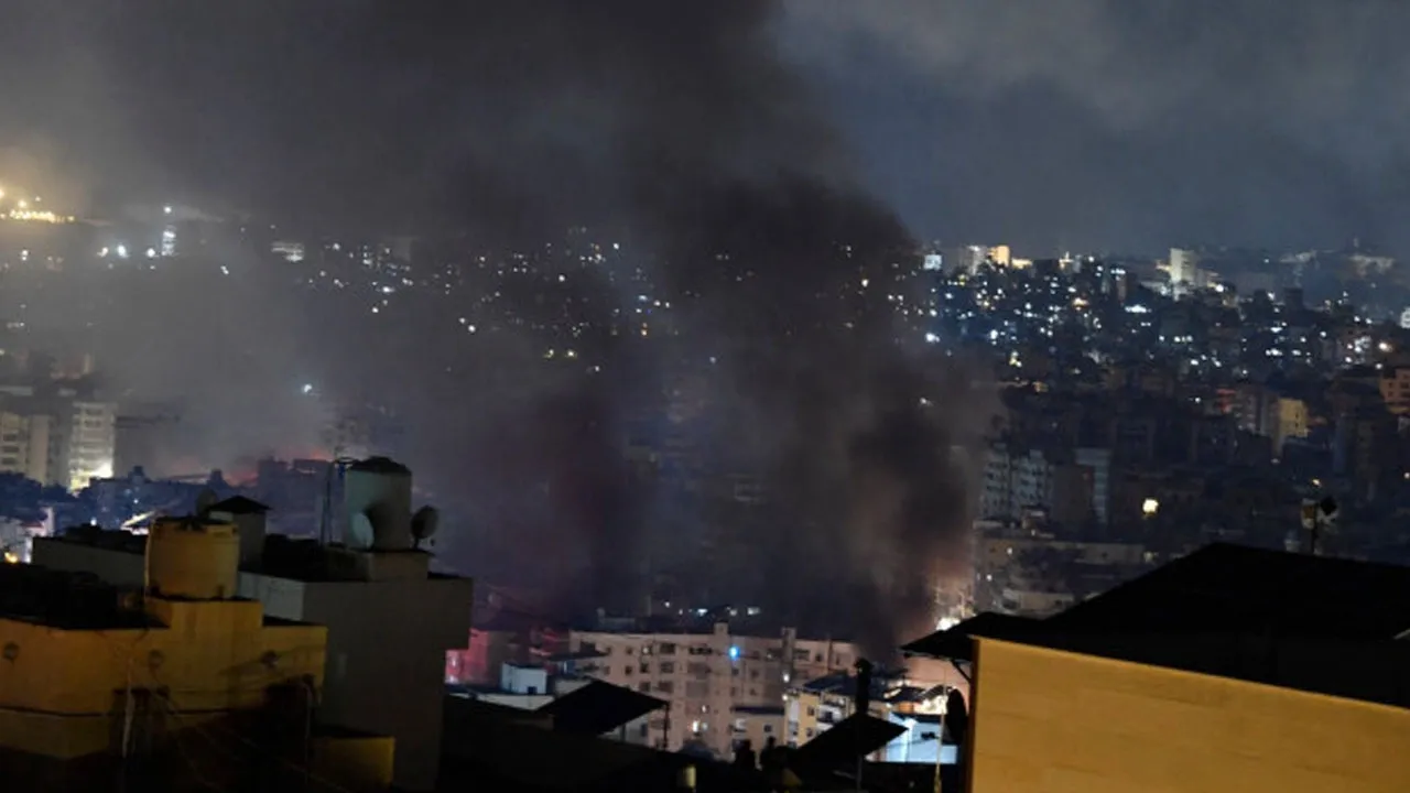 İsrail Lübnan'ı Bombaladı: Lübnanlılara Gönderilen Skandal Mesaj Tepki Çekti