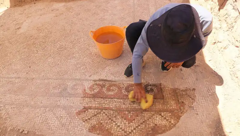 Mardin'de Bin 500 Yıllık Nadir Mozaik Bulundu: Tarihin Derinlikleri Açığa Çıkıyor