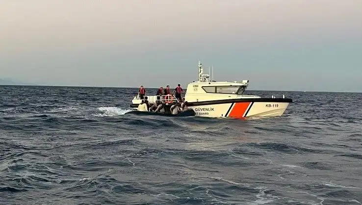 Ayvacık Açıklarında Göçmen Operasyonu: 17 Kişi Kurtarıldı!