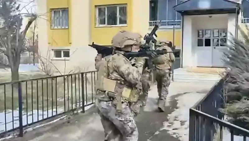 Bingöl'de DAEŞ Operasyonunda Üç Şüpheli Tutuklandı, Güvenlik Önlemleri Artıyor