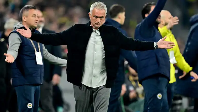 Mourinho'nun Stilinin Sonu mu Geldi? Eleştiriler ve Tepkiler Büyüyor