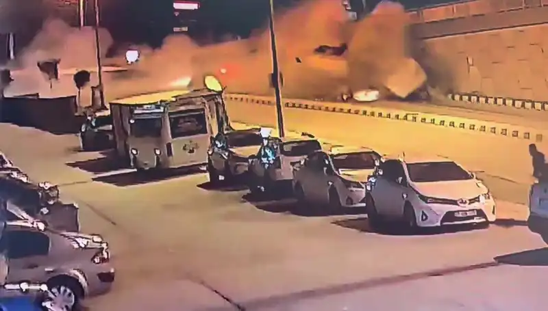 Freni Patlayan Arazöz, Şehirde Panik Yaratan Feci Kazaya Neden Oldu