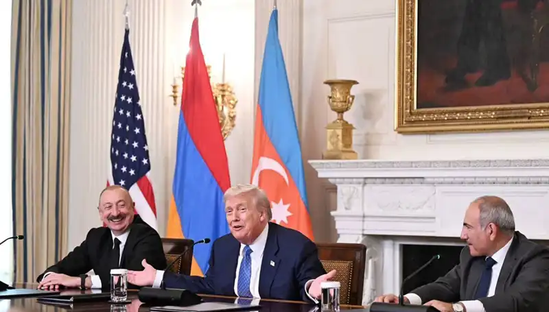 Aliyev'den Ermenistan'a Çarpıcı Anayasa Çağrısı: Zaman Kaybetmenin Anlamı Yok