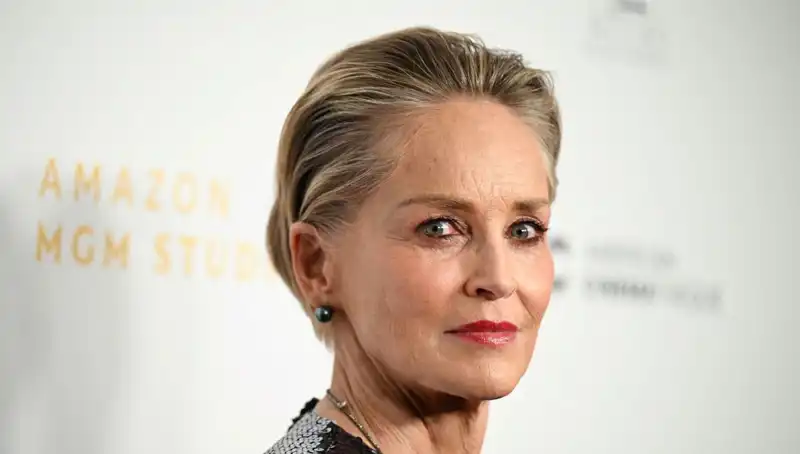 Sharon Stone, Annesinin Vefatını Sosyal Medya Üzerinden Açıkladı