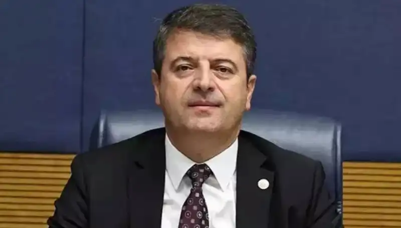 Adıyaman Belediye Başkanı Abdurrahman Tutdere Görevine iade Edildi: Tartışmalar ve Gelecek Planları
