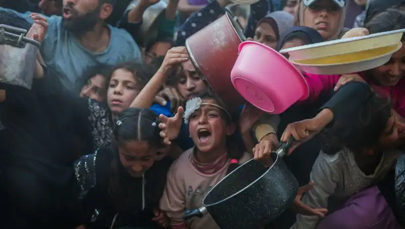 Gazze’de Açlık Krizi: Un Stoklarının Tamamen Tükenmesi Neleri Getiriyor?