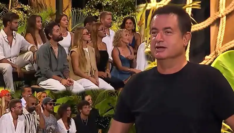 Survivor'da Birleşme Partisi Coşkusu: Yarışmacılar Şarkı Yarışmasında Neleriyle Büyüledi?