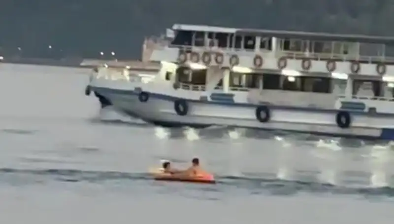 Sarıyer Sahilinde Olay: İki Çocuğun Denize Açılması Gündem Yarattı
