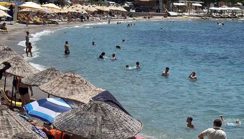 36 Derecede Sıcak Hava, Plajlarda Yoğunluğu Artırdı!
