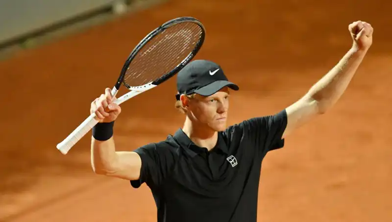 Wimbledon Yarı Finalleri: Tenis Tutkunları İçin Artan Gerginlik ve Beklentiler