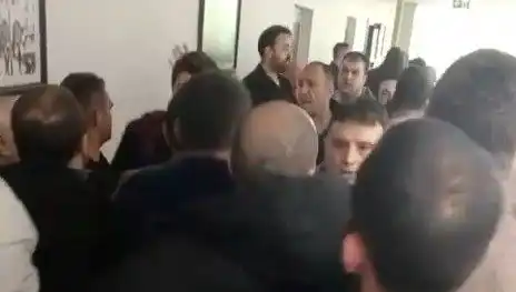Karamürsel Belediyesi’nde İhale Krizi: Siyaset ve Ticaret Çatışması