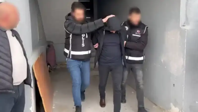 Dört İlde Gerçekleştirilen Dev Operasyonda Silah ve Patlayıcılar Ele Geçirildi