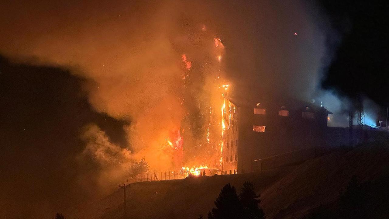 Kartalkaya'da Otel Yangınında 3 Kişi Hayatını Kaybetti