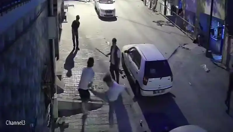 Başakşehir’de Taşlı Sopalı Kavga: Sokaklar Savaş Alanına Döndü!