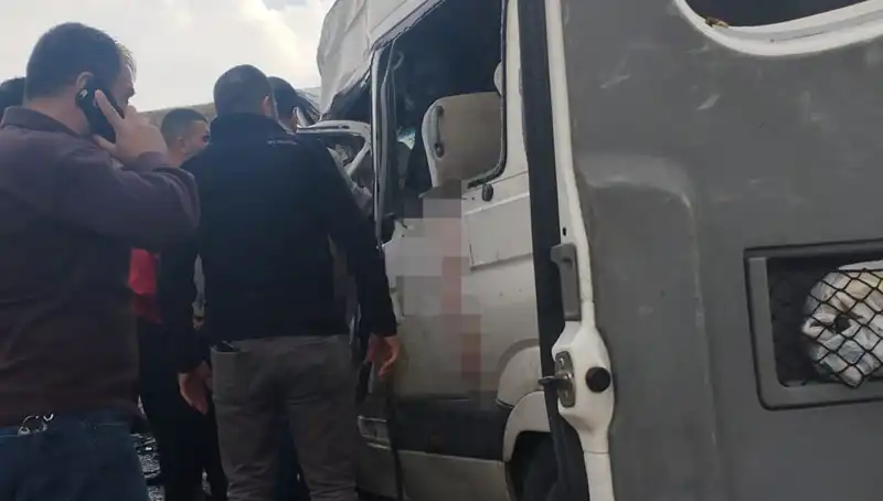 Van'daki Feci Trafik Kazasında Altı Can Aldı, Sekiz Kişi Yaralandı