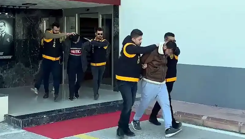 Silahlı Soygun Girişimi: 2 Milyon Lira İstenildi, İki Şüpheli Tutuklandı