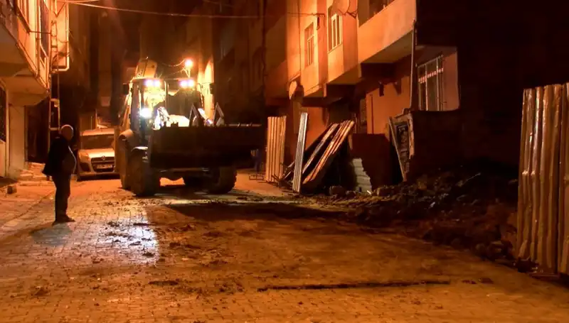 Bağcılar'daki Eğik Bina Derhal Boşaltıldı: Nedenleri ve Sonuçları Neler?