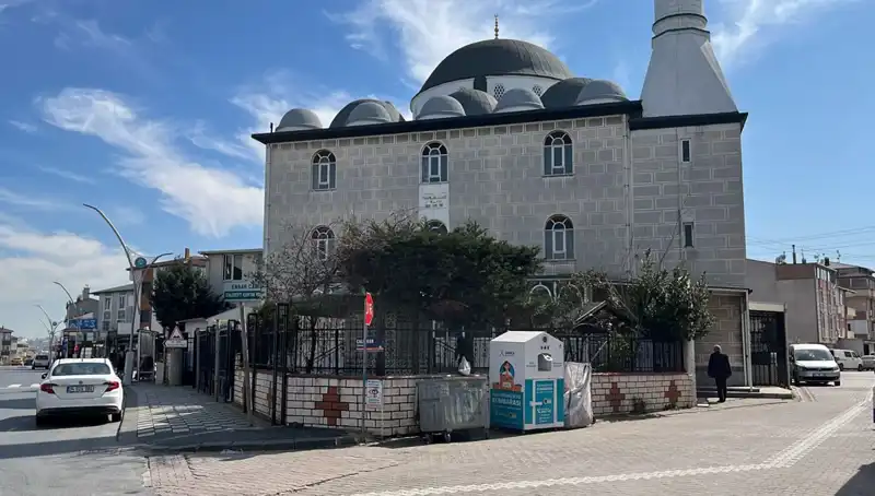Cami Tuvaletinde Bulunan Cesedin Gizemi Derinleşiyor