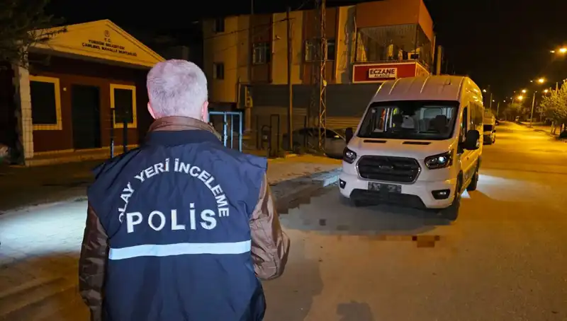 Kebapçı Servisinde Korkunç Saldırı: Arkadaşını Boynundan Bıçakladı!
