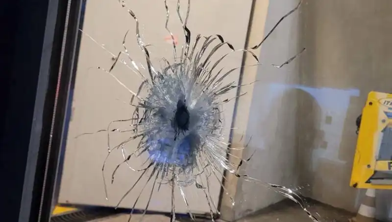 Fransa'da Hapishanelere Saldırı: Araçlar Kundaklandı, Güvenlik Tehdit Altında