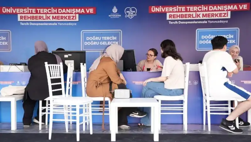 İstanbul’da Üniversite Tercihlerini Kolaylaştıran "İBB Tercih Danışma ve Rehberlik Merkezi" Açıldı