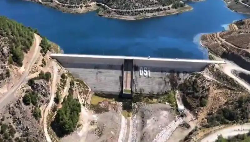 Çeşme’nin Su Hasreti Sonunda Bitiyor: Kesintiler Geçmişte Kaldı