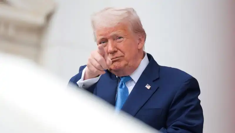 Adalet Bakanlığı'nın Açıklaması: Trump'ın Epstein Belgelerinde Adı Geçiyor Mu?