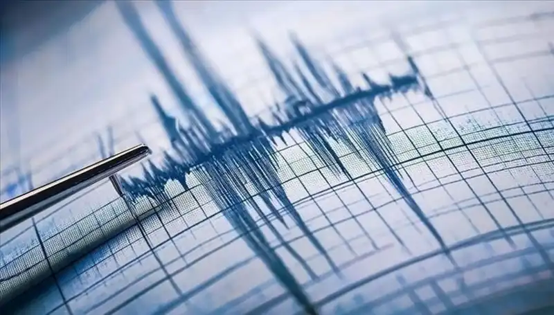 Ege Denizi'nde Şok Eden 3.0 Büyüklüğünde Deprem: Neler Oluyor?