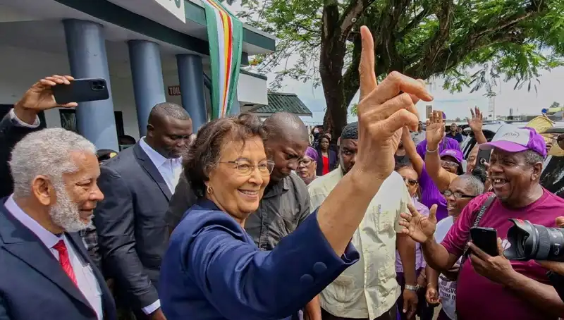 Surinam'da Tarihi Bir İlk: Kadın Devlet Başkanı Seçildi!