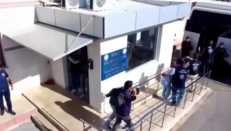 10 İlde Dev Dolandırıcılık Operasyonu: 13 Kişi Tutuklandı!