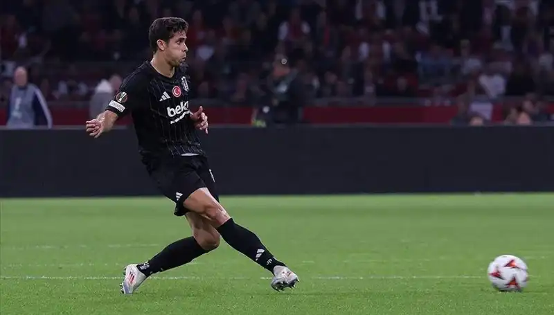 Beşiktaş, Derbi Öncesi Stoper Hatında Kayıplarla Sarsıldı!