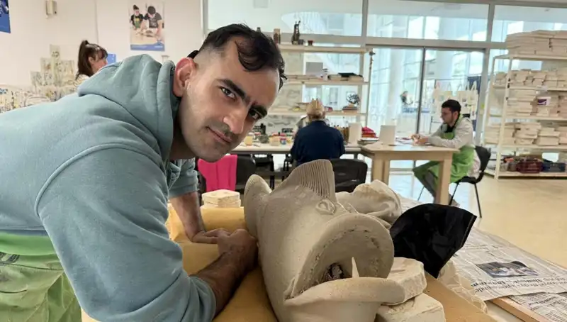 İşitme Engelli Rıfat Can: Azmiyle Takdir Topluyor ve İlham Veriyor
