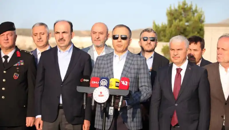 Bayramda Yola Çıkacaklar Dikkat! Bakan Yerlikaya'dan Acil Trafik Uyarısı