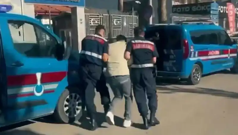 Türkiye Genelinde 10 İlde Gerçekleştirilen Dev Suç Operasyonu: 74 Gözaltı