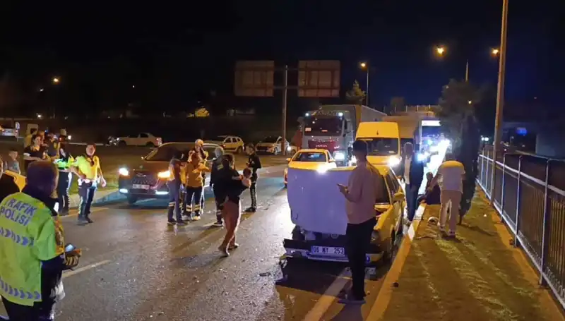 Otoyolda Kuralsız Geri Dönüş: İkisi Çocuk Dört Yaralı Sağlık Durumu Ciddi!