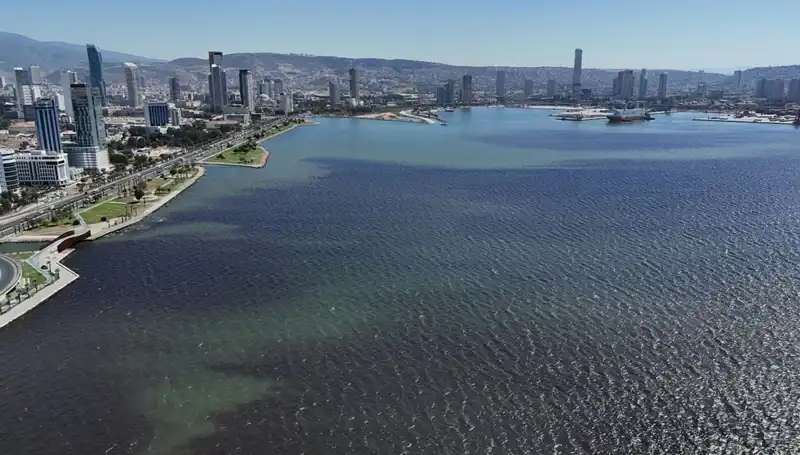 İzmir Körfezi'nde Son İki Günde Artan Kötü Koku Alarmı